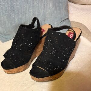 Chic Black Wedge Sandals